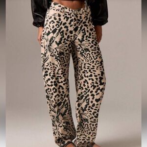 Chic Leopard Print Women's Pants